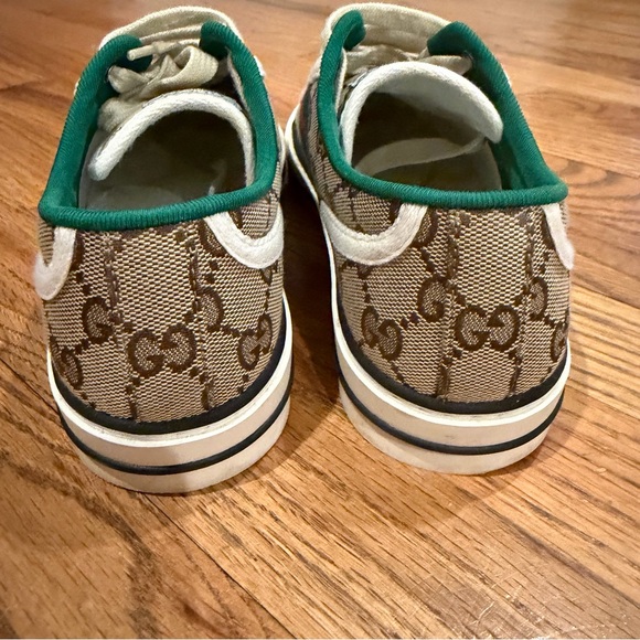 Gucci 1977 Tennis Shoes Size 37 US SIZE 7 BOX BAG DUSTCOVERS + LACES INCLUDED - Picture 7 of 16